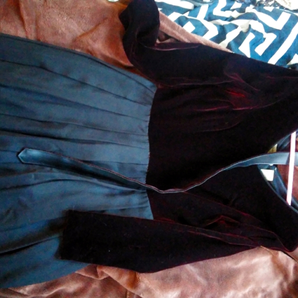 Liz Claiborne size 8 black dress.